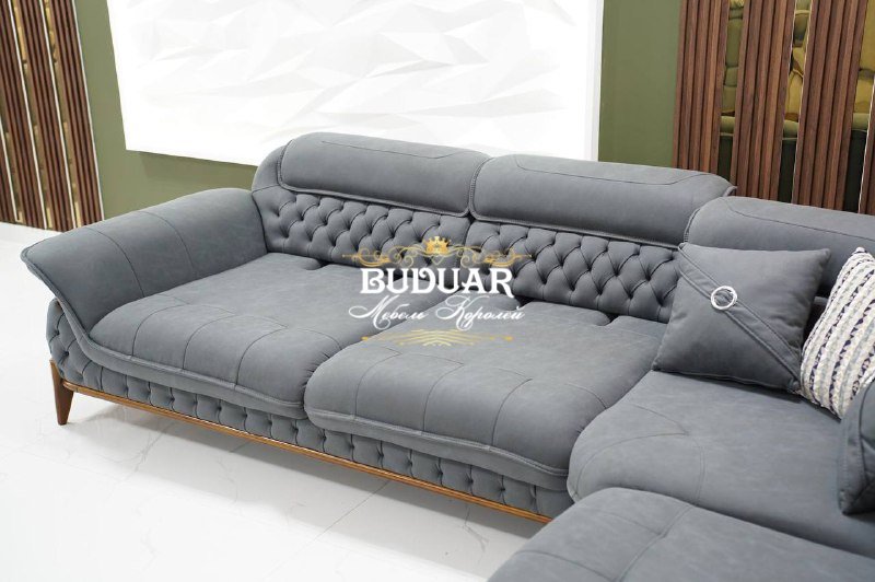 Угол GUCCI
